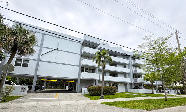 Eastern Parkview Condo photo 2
